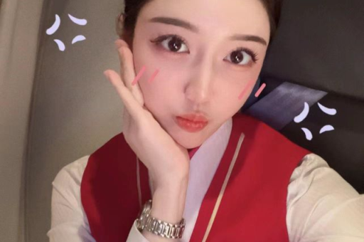 巨蟒负伤隐匿花园，救援队精心捕捉后温柔放归：巨蟒袭击